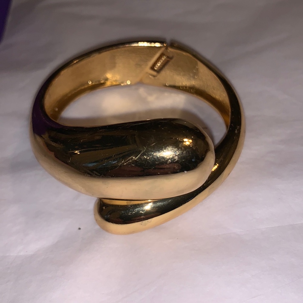 Gold Tone Hinged wide open Round Snake Bangle
